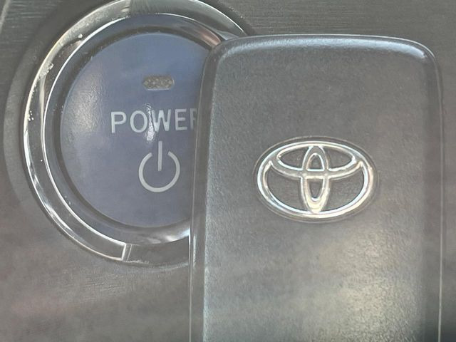 �y�X�}�[�g�L�[�z�J�o����|�P�b�g�ɓ��ꂽ�܂܂ł��h�A�̎{���E�������\�ȃX�}�[�g�L�[�𑕔��B�G���W���̃I���E�I�t�����J�M�����o���K�v����������Ƃ��Ă��֗��ł���