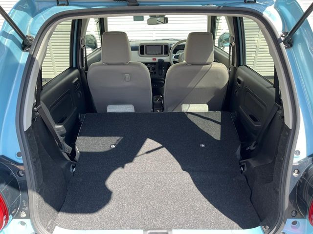 ���i�̂���������ʋ΁A���}���ɏ\���ȉ׎��X�y�[�X���m�ۂ��Ă���܂��B�Z�J���h�V�[�g��|���ƁA�傫�ȉו��̐ύڂ��\�ł���