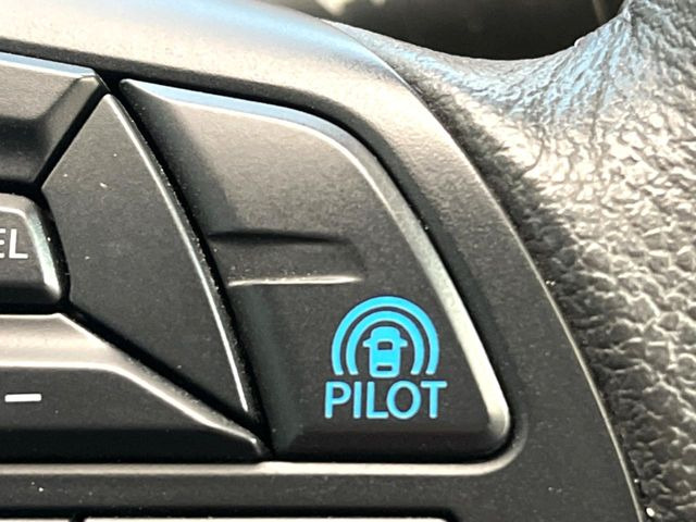 【プロパイロット】高速道路での長距離走行が楽に!!渋滞時と巡回走行のシーンで、アクセル・ブレーキ・ステアリングを自動で制御し、長距離運転の負担を軽減してくれます♪