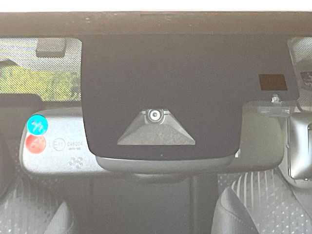 �y�g���^�Z�[�t�e�B�Z���X�z���s���ɑO���̎ԗ�����F�����A�Փ˂������Ȏ��͌x��ƃu���[�L�ŏՓˉ���Ɣ�Q�y�����A�V�X�g�B�����S�Ƀh���C�u�����y���݂��������܂��B