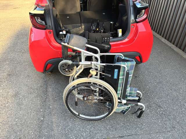 ヤリス1.5 G ウェルキャブ 車いす収納装置付車 タイプII