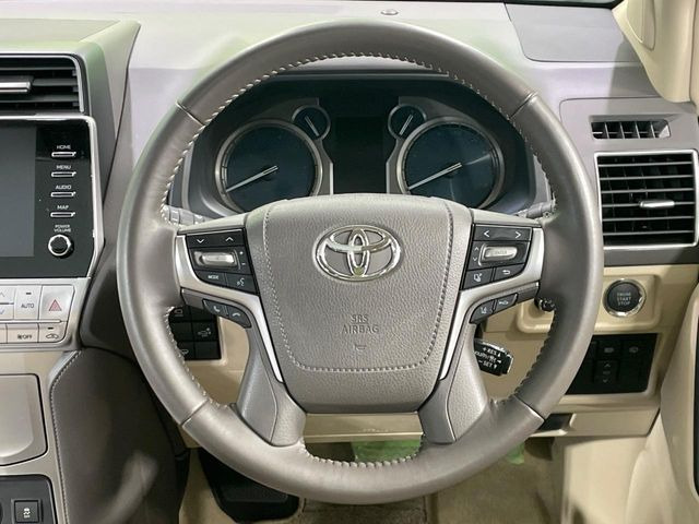 �y�X�e�A�����O�X�C�b�`�z�^�]���A�O������ڐ������炷���ƂȂ��A�I�[�f�B�I���̑��삪�\�ȕ֗��@�\!���S&���K�ȃh���C�u�����o���Ă���܂���