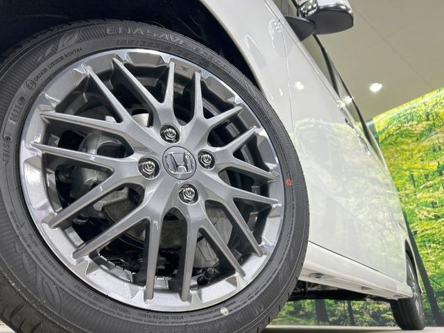 �y�O���[�h��p����15�C���`�A���~�z�C�[���z�f�U�C�����̍��������A���~�z�C�[���𑕒����Ă���܂��B�e��ЊO�A���~�z�C�[����A�X�^�b�h���X�^�C�����戵�����Ă���܂��B���񂲑��k����������