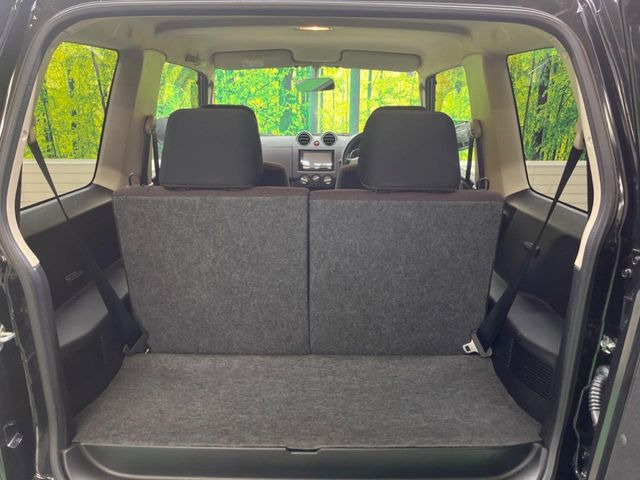 普段のお買い物や通勤、送迎等に十分な荷室スペースを確保しております。セカンドシートを倒すと、大きな荷物の積載も可能です♪