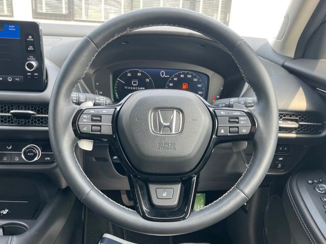 �y�����v�����X�e�A�����O�z�㎿�Ȋv���g�p���邱�ƂŁA��ɂ����������݂ƂĂ��^�]���₷���n���h���ł���