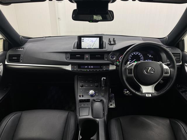 CT200h Fスポーツ