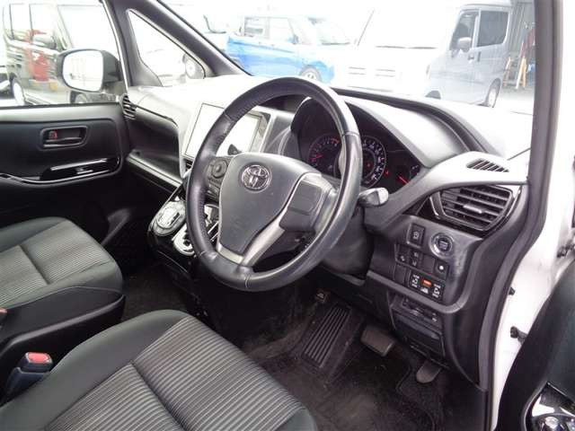 ヴォクシー2.0 ZS