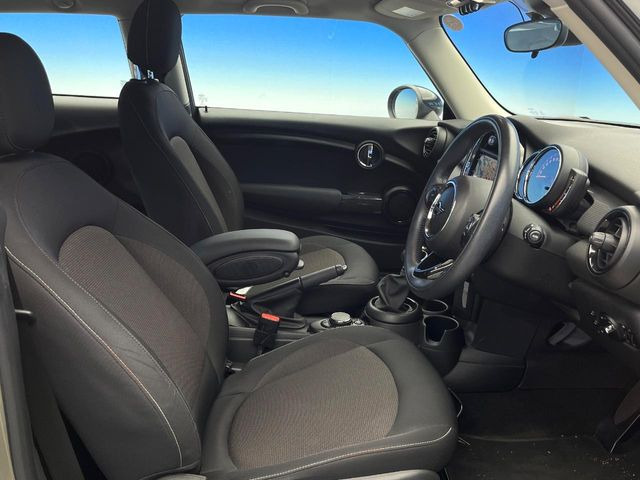 ���V�[�g�̎g�p��:�j��E�ւ�������Ȃ��A�����̒ʂ肫�ꂢ�ȏ�Ԃ��ێ����Ă���܂��B�܂��A�����N���[�j���O�E�R�[�e�B���O�����p�����������܂��B