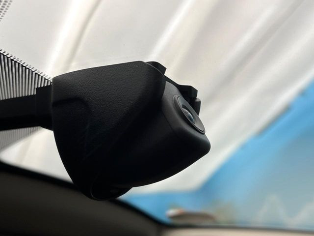 【ドライブレコーダー】ドライブレコーダー装備!走行中はもちろん、あおり運転や事故に遭遇した際、映像で記録し、万一のリスクに備えます。※記録用SDカードはお客様ご自身でご準備いただく必要があります。