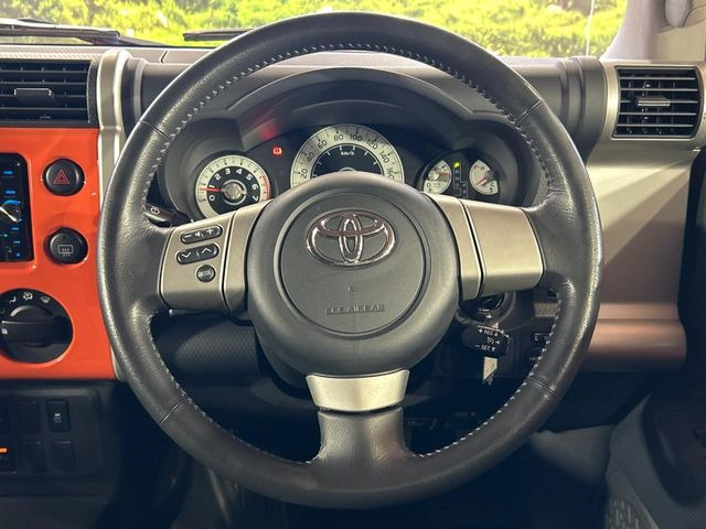 �y�����v�����X�e�A�����O�z�㎿�Ȋv���g�p���邱�ƂŁA��ɂ����������݂ƂĂ��^�]���₷���n���h���ł���