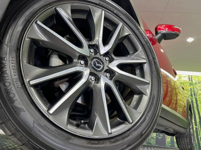 �y����18�C���`�A���~�z�C�[���z�O�ςɃ}�b�`���������A���~�z�C�[���𑕒����Ă���܂��B�e��ЊO�A���~�z�C�[����A�X�^�b�h���X�^�C�����戵�����Ă���܂��B���񂲑��k����������