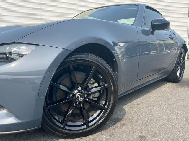 �y����17�C���`�A���~�z�C�[���z�O�ςɃ}�b�`���������A���~�z�C�[���𑕒����Ă���܂��B�e��ЊO�A���~�z�C�[����A�X�^�b�h���X�^�C�����戵�����Ă���܂��B���񂲑��k����������