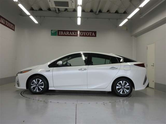 プリウスPHV1.8 A