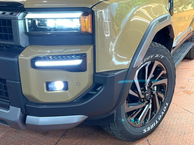 �y�O��LED�w�b�h���C�g�z�X�^�C���b�V���Ȍ����ڂ̎O��LED�w�b�h���C�g�𑕔���X�^�C�������łȂ��A��Ԃ̑��s�����E�ǍD�ň��S���Ă���肢�������܂��B