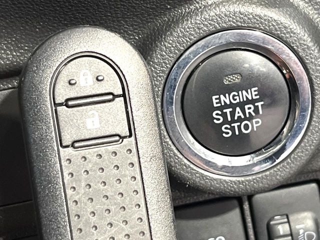 �y�L�[�t���[�V�X�e���z�J�o����|�P�b�g�ɓ��ꂽ�܂܂ł��h�A�̎{���E�������\�ȃX�}�[�g�L�[�𑕔��B�G���W���̃I���E�I�t�����J�M�����o���K�v����������Ƃ��Ă��֗��ł���