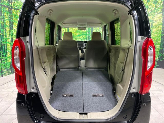 ���i�̂���������ʋ΁A���}���ɏ\���ȉ׎��X�y�[�X���m�ۂ��Ă���܂��B�Z�J���h�V�[�g��|���ƁA�傫�ȉו��̐ύڂ��\�ł���