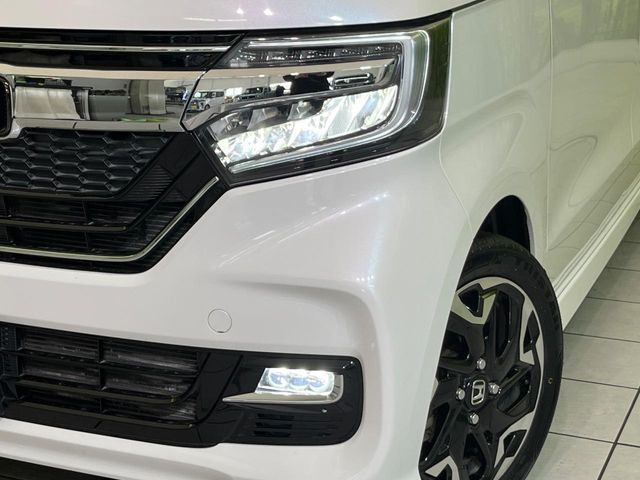 �yLED�w�b�h���C�g�z���V����ԑ��s�����ǍD�Ȏ��E���m�ۂ����S���ĉ^�]�ł��鍂�P�xLED�w�b�h���C�g�𑕔�!�_�����x�������A����d�͂��}�����Ă��܂��B