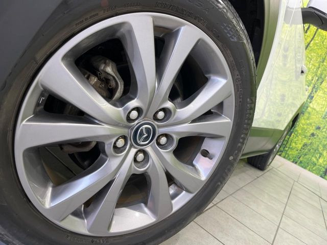 �y����18�C���`�A���~�z�C�[���z�O�ςɃ}�b�`���������A���~�z�C�[���𑕒����Ă���܂��B�e��ЊO�A���~�z�C�[����A�X�^�b�h���X�^�C�����戵�����Ă���܂��B���񂲑��k����������