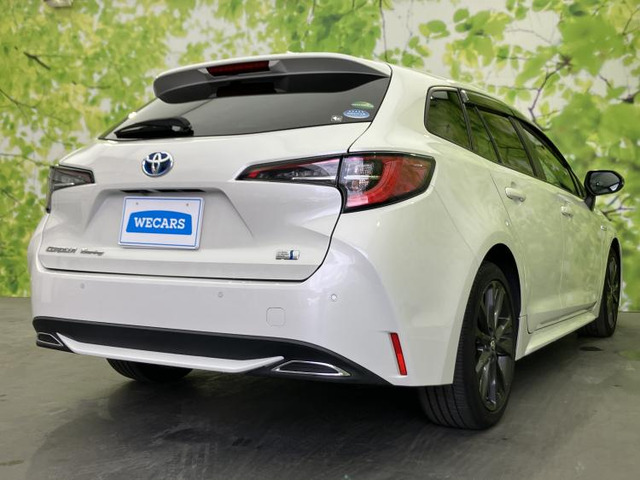 カローラツーリング1.8 ハイブリッド W×B