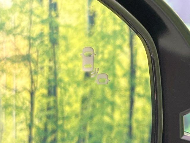 �y�u���C���h�X�|�b�g�C���t�H���[�V�����z���s���A�h�A�~���[�̎��p�ɂȂ�₷���ӏ��Ɍ㑱�Ԃ��ڋ߂���ƃT�C�h�~���[�t�߂Ɍx����\���A�h���C�o�[�ɒ��ӊ��N�����Ă���܂��B