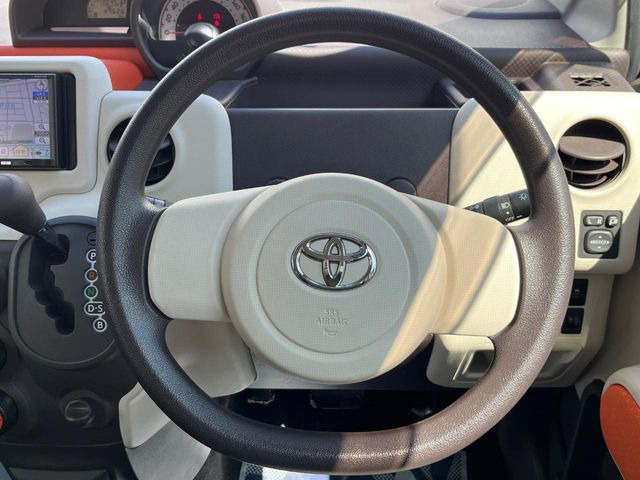 ステアリングも使用感が少なく、きれいな状態となっております♪