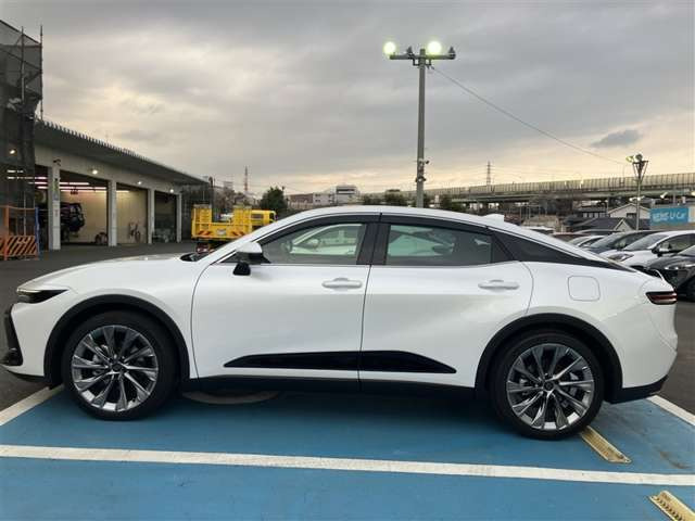 クラウンクロスオーバー2.5 G アドバンスト レザー パッケージ E-Four 4WD