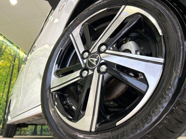 �y����15�C���`�A���~�z�C�[���z�O�ςɃ}�b�`���������A���~�z�C�[���𑕒����Ă���܂��B�e��ЊO�A���~�z�C�[����A�X�^�b�h���X�^�C�����戵�����Ă���܂��B���񂲑��k����������