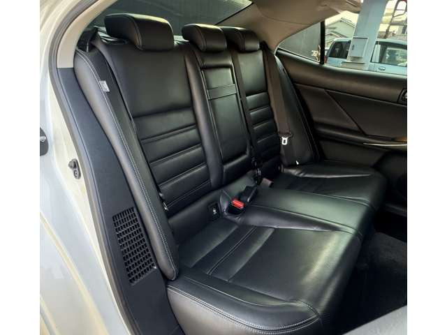 ���q�l�̈��S����ɍl���A���Ђɂ�24���ԃ��[�h�T�[�r�X���s���Ă���܂��B