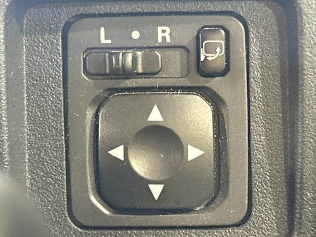 �y�d���i�[�~���[�z�T�C�h�~���[�͓d���i�[���ƂȂ��Ă���A�������ԏ�ł��L�Y�������X�N��}�����܂��B