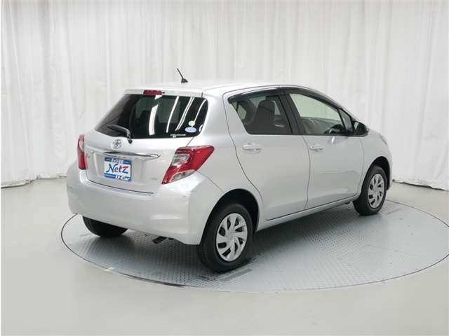 ヴィッツ1.3 F 4WD