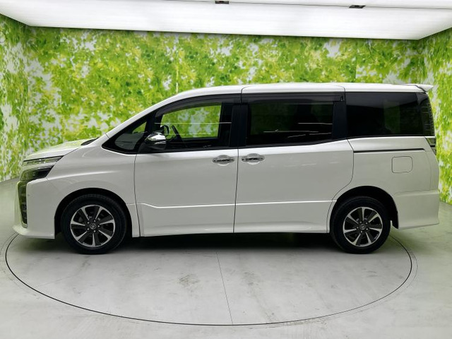 ヴォクシー2.0 ZS 煌 4WD