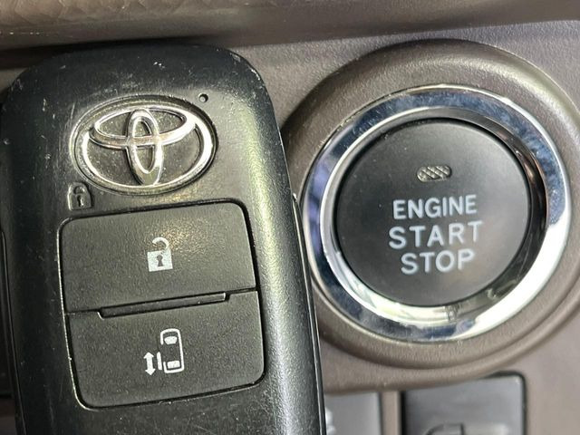 �y�X�}�[�g�L�[�z�J�o����|�P�b�g�ɓ��ꂽ�܂܂ł��h�A�̎{���E�������\�ȃX�}�[�g�L�[�𑕔��B�G���W���̃I���E�I�t�����J�M�����o���K�v����������Ƃ��Ă��֗��ł���