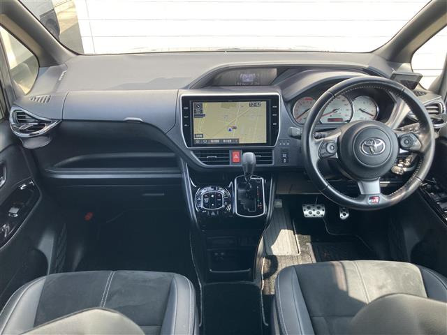 ヴォクシー2.0 ZS GR スポーツ