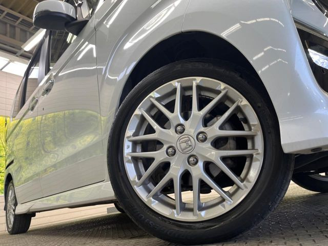 �y����15�C���`�A���~�z�C�[���z�O�ςɃ}�b�`���������A���~�z�C�[���𑕒����Ă���܂��B�e��ЊO�A���~�z�C�[����A�X�^�b�h���X�^�C�����戵�����Ă���܂��B���񂲑��k����������