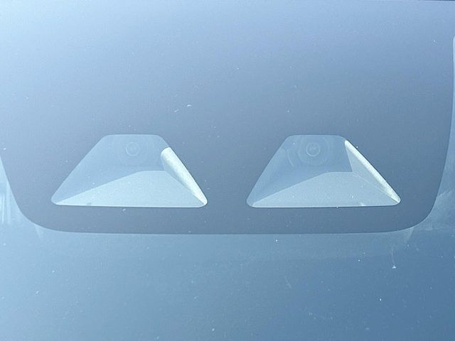 �y�X�}�[�g�A�V�X�g�z���s���ɑO���̎ԗ�����F�����A�Փ˂������Ȏ��͌x��ƃu���[�L�ŏՓˉ���Ɣ�Q�y�����A�V�X�g�B�����S�Ƀh���C�u�����y���݂��������܂��B