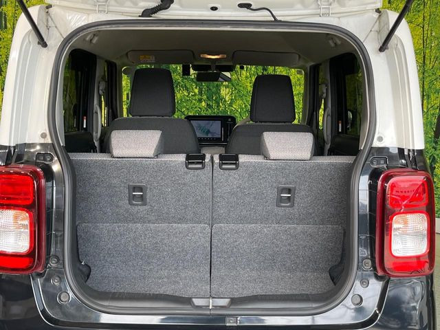 ���i�̂���������ʋ΁A���}���ɏ\���ȉ׎��X�y�[�X���m�ۂ��Ă���܂��B�Z�J���h�V�[�g��|���ƁA�傫�ȉו��̐ύڂ��\�ł���