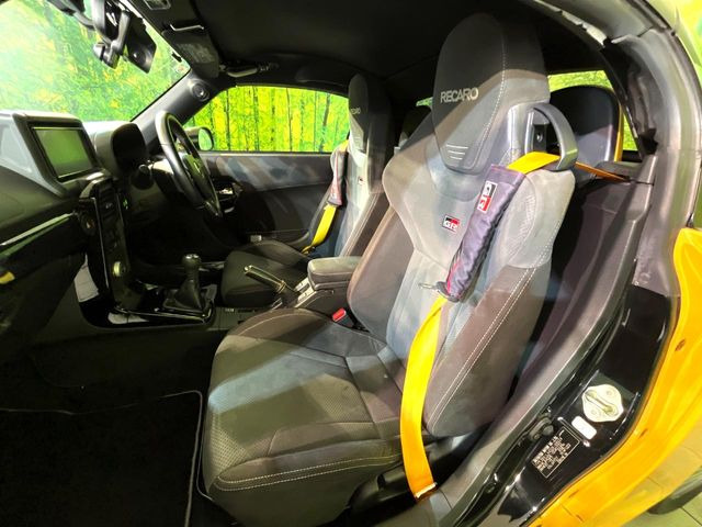 ドライバーによって運転しやすいポジションは異なり、あの車はどうなのか不安なこともありますよね。気になるお車は店頭で乗り込んでご確認いただけます♪