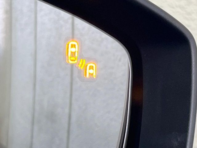 �y�u���C���h�X�|�b�g���j�^�����O�z���s���A�h�A�~���[�̎��p�ɂȂ�₷���ӏ��Ɍ㑱�Ԃ��ڋ߂���ƃT�C�h�~���[�t�߂Ɍx����\���A�h���C�o�[�ɒ��ӊ��N�����Ă���܂��B