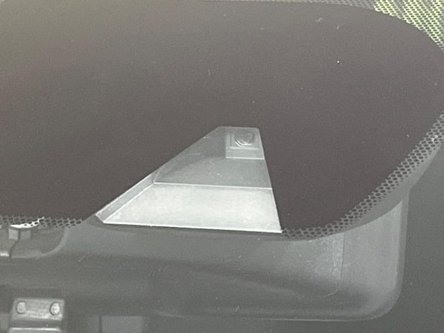 �y�G�}�[�W�F���V�[�u���[�L�z���s���ɑO���̎ԗ�����F�����A�Փ˂������Ȏ��͌x��ƃu���[�L�ŏՓˉ���Ɣ�Q�y�����A�V�X�g�B�����S�Ƀh���C�u�����y���݂��������܂��B