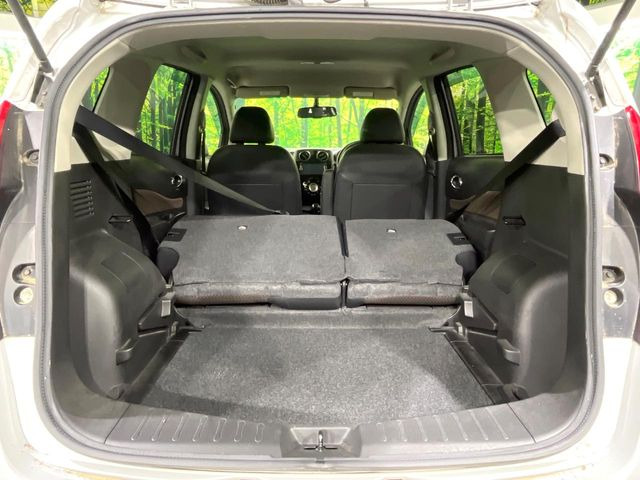 ���i�̂���������ʋ΁A���}���ɏ\���ȉ׎��X�y�[�X���m�ۂ��Ă���܂��B�Z�J���h�V�[�g��|���ƁA�傫�ȉו��̐ύڂ��\�ł���