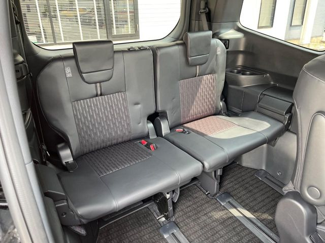 3��ڃV�[�g�͂�������ԗǍD����l�ł��������ƍ����Ē����܂��̂ŁA��l���ł̂��o���������N���N�ł��􂲉Ƒ��ŁA�C�̒m�ꂽ���ԂŁA�h���C�u�ɍs���̂��y���݂ł��ˁ�