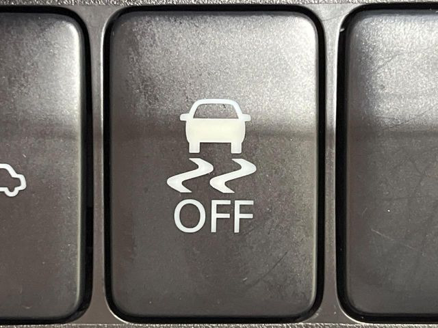 �y������h�~���u�z�ԗ��̉���������m����ƁA�����I�Ɏԗ��̐i�s������ۂ悤�Ɏԗ��𐧌䂵�܂��B�J�̓��ȂǊ���₷���H�ʏ󋵂ł����S�ȉ^�]���\�ł��B