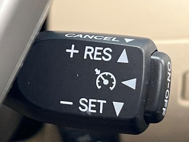 �y�N���[�Y�R���g���[���z�������H�����N���N���s�B�A�N�Z���𗣂��Ă���葬�x�ő��s���ł��A�������^�]���̕��S���y��!�����E�������ȒP�ȃX�C�b�`����Œ����ł��܂��B