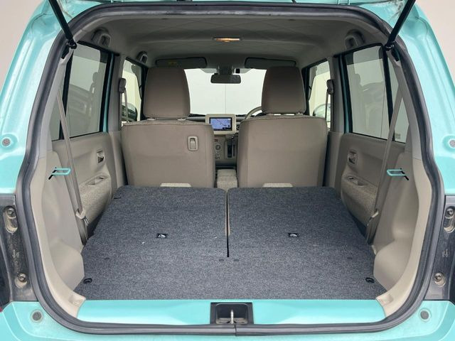 ���i�̂���������ʋ΁A���}���ɏ\���ȉ׎��X�y�[�X���m�ۂ��Ă���܂��B�Z�J���h�V�[�g��|���ƁA�傫�ȉו��̐ύڂ��\�ł���