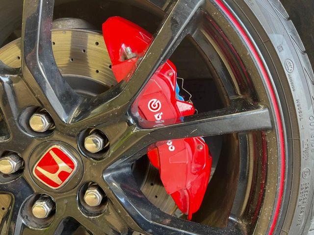 �y�u�����{���L�����p�[�z�n�C�p���[�ԗ��ɂ͋��͂ȃu���[�L���K�{!���E�̃X�[�p�[�J�[�ɂ��̗p�����C�^���A�̍������[�J�[�u�u�����{�v�𑕒�!�F�N�₩�ȃL�����p�[���X�|�[�e�B�Ȉ�ۂ��������Ă܂���