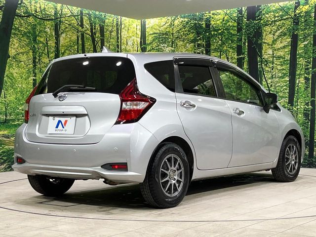 ☆全国のネクステージからお取り寄せが可能※!遠方の店舗に展示してあるクルマが気になる場合も、最寄りの店舗でご覧いただくことが可能です!是非私たちに要望をお聞かせください!※別途費用