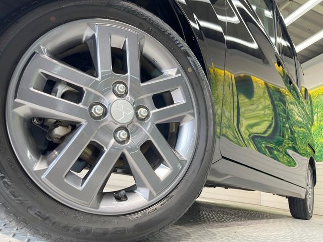 �y����15�C���`�A���~�z�C�[���z�O�ςɃ}�b�`���������A���~�z�C�[���𑕒����Ă���܂��B�e��ЊO�A���~�z�C�[����A�X�^�b�h���X�^�C�����戵�����Ă���܂��B���񂲑��k����������