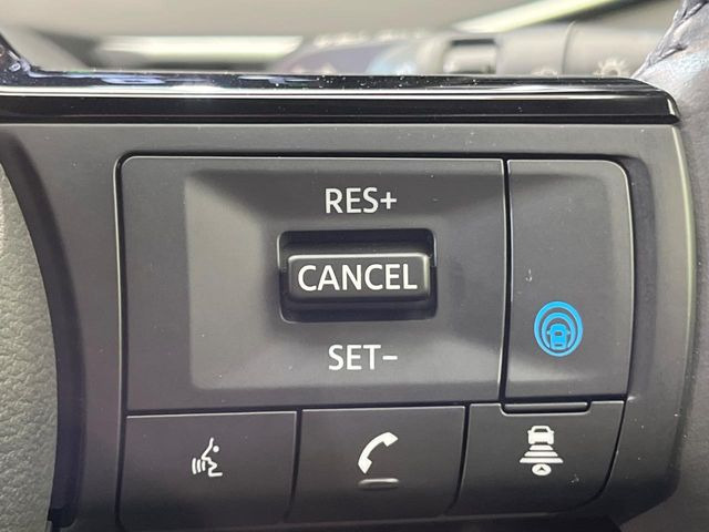 【プロパイロット】高速道路での長距離走行が楽に!!渋滞時と巡回走行のシーンで、アクセル・ブレーキ・ステアリングを自動で制御し、長距離運転の負担を軽減してくれます♪