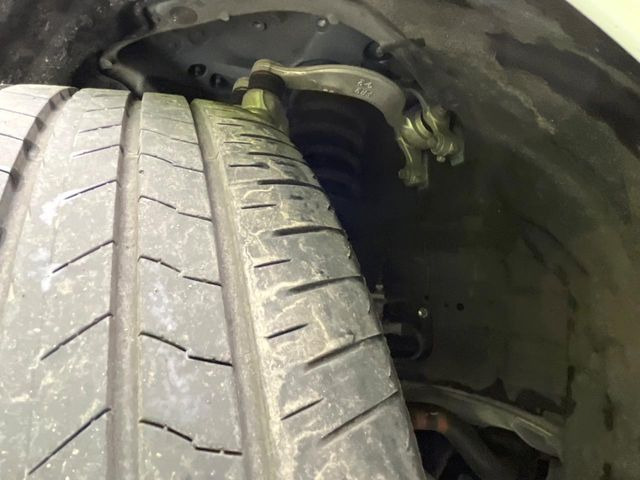 お車を安心してお乗りいただく為には、足回りの定期点検が欠かせません。サービスサポート(有償保証)では無料点検もご提供しており、安心のカーライフをお過ごしいただけるサポート体制が整っています。