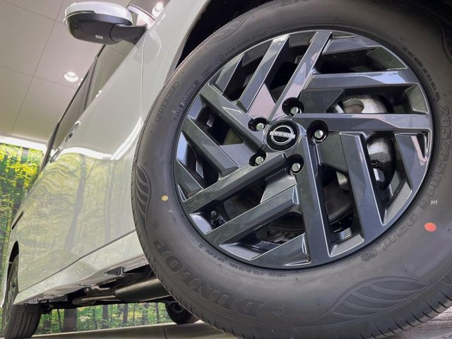 �y����16�C���`�A���~�z�C�[���z�O�ςɃ}�b�`���������A���~�z�C�[���𑕒����Ă���܂��B�e��ЊO�A���~�z�C�[����A�X�^�b�h���X�^�C�����戵�����Ă���܂��B���񂲑��k����������